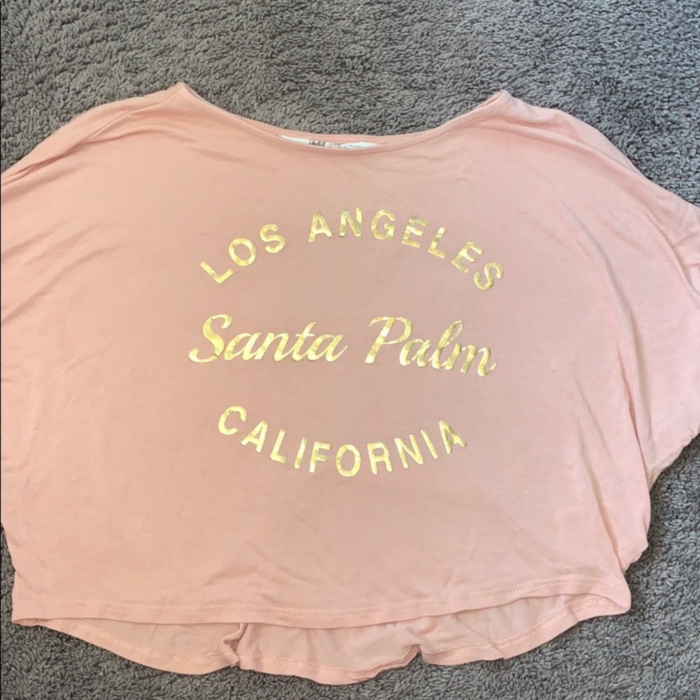 I’m selling this t-shirt from h&m.